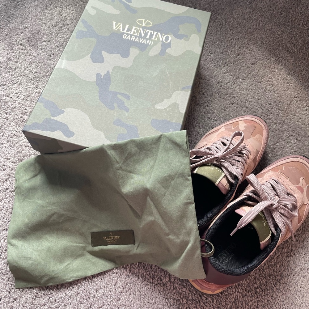 Valentino Garavani Sneakers - Picture 5 of 6